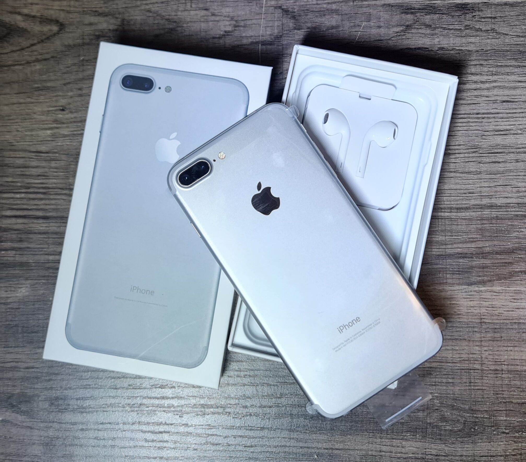 Apple iPhone 7 Plus 128GB - Silver - Image 3