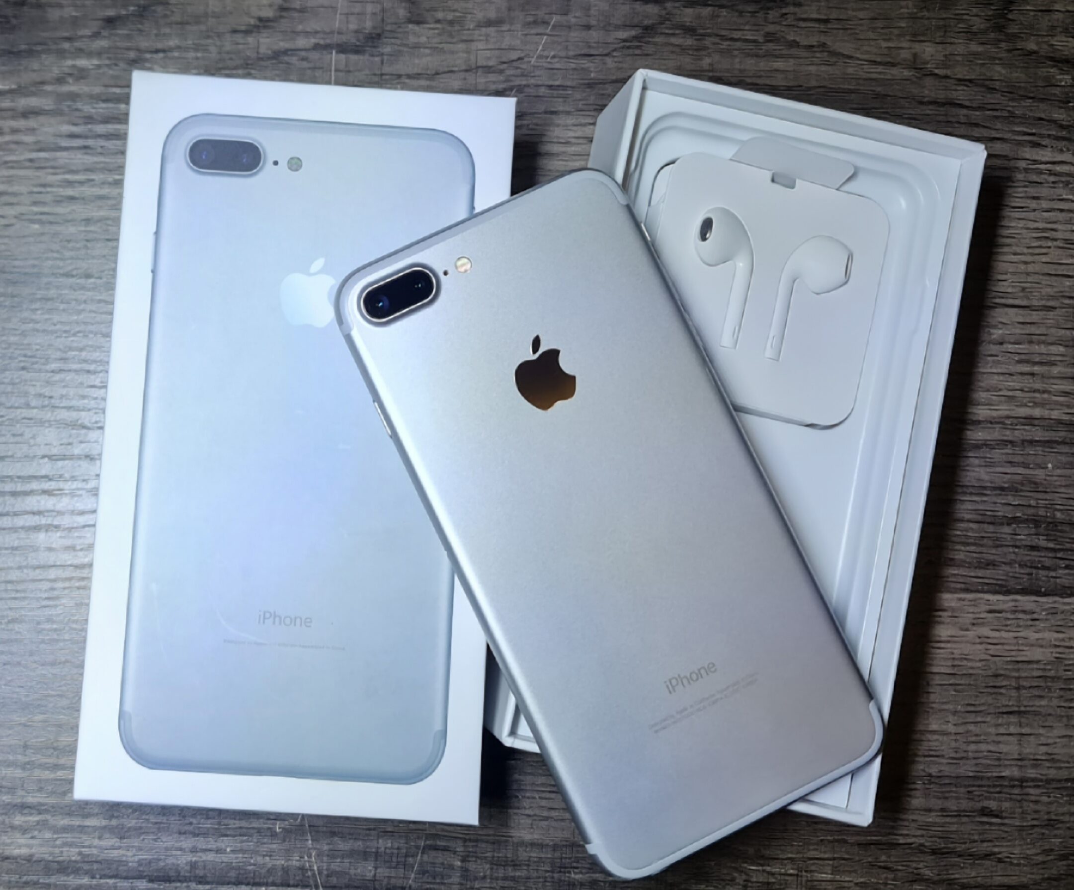 Apple iPhone 7 Plus 128GB - Silver