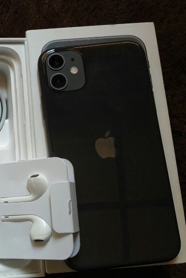 Apple iPhone 11 64GB - Black - Image 4