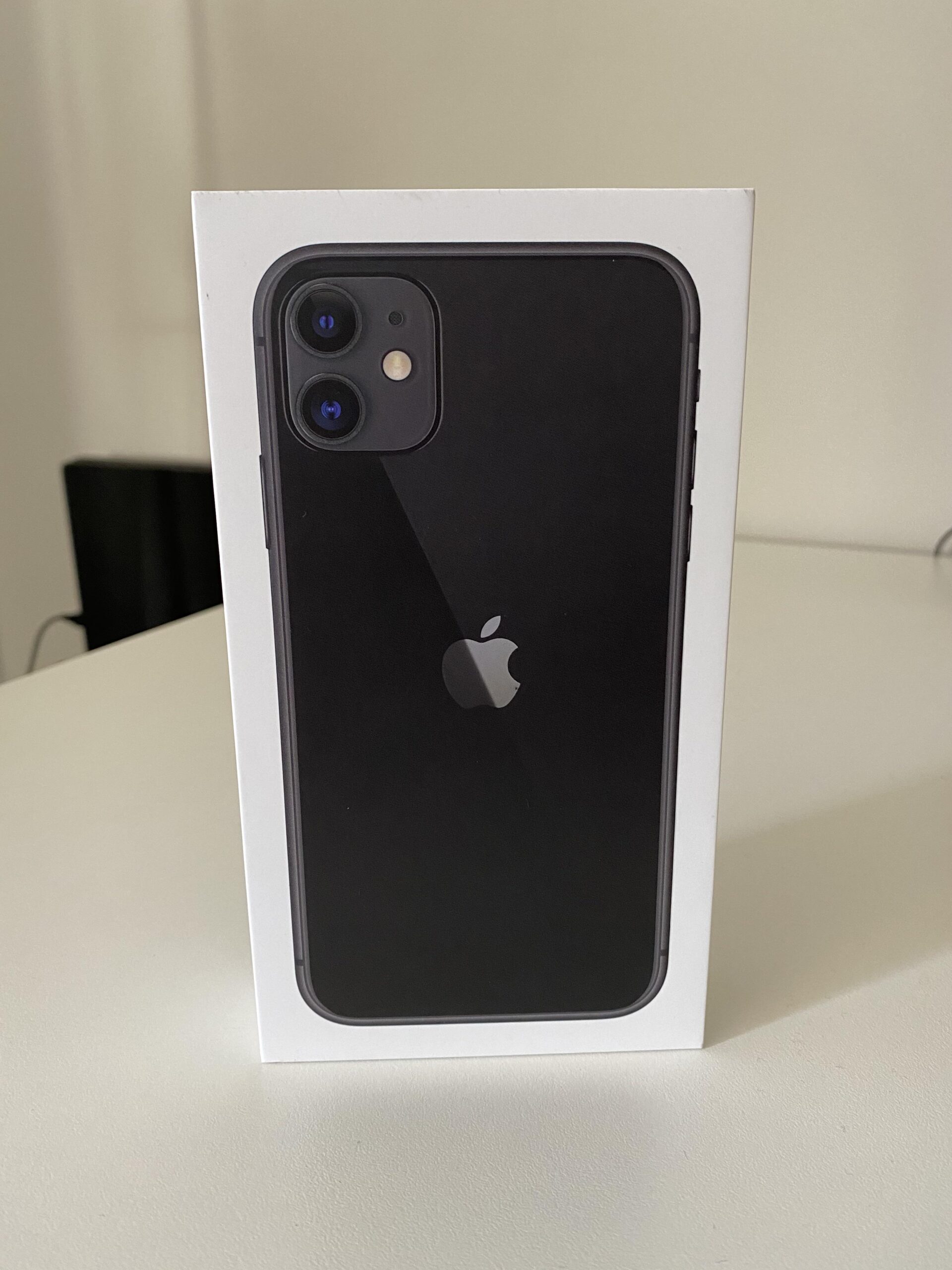 Apple iPhone 11 64GB - Black - Image 3